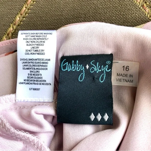 Gabby Skye Midi Dress in Pink Floral with Sharkbite Hem & Ruffled Sleeves (16) - Picture 7 of 8